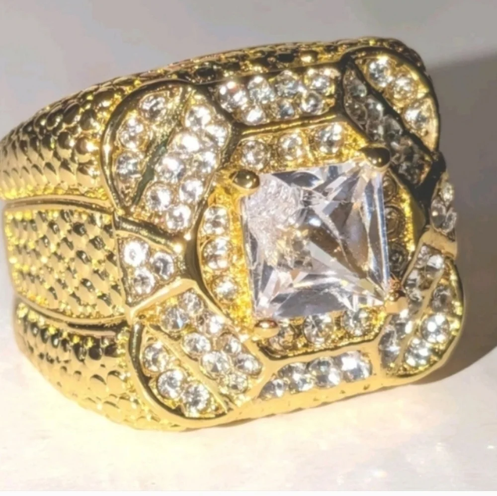 Mens Elegant Simulated Diamond 14k  Gold Plated Ring Sz 8